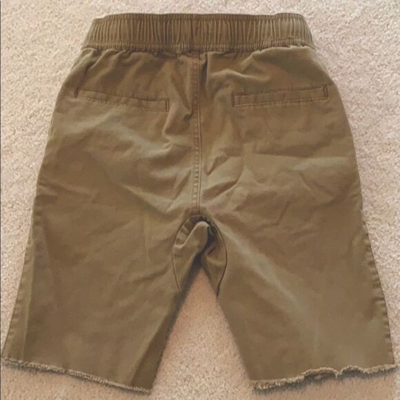 Tucker + Tate Drop Crotch Shorts - Picture 3 of 3